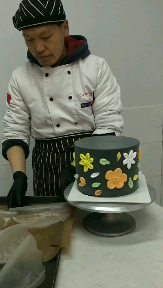 #生日蛋糕#教你做一款网红蛋糕。很多技巧意想不到。