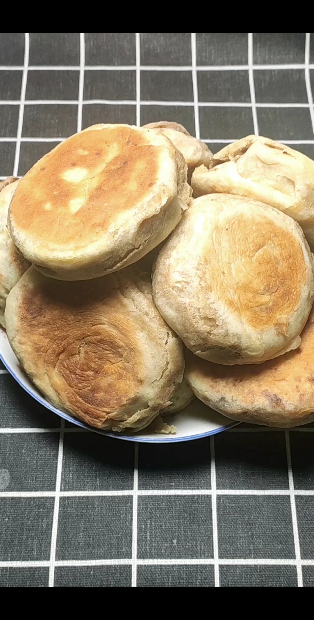 #爱美食爱生活#芝麻酱发面饼这样做,大人孩子都爱吃!