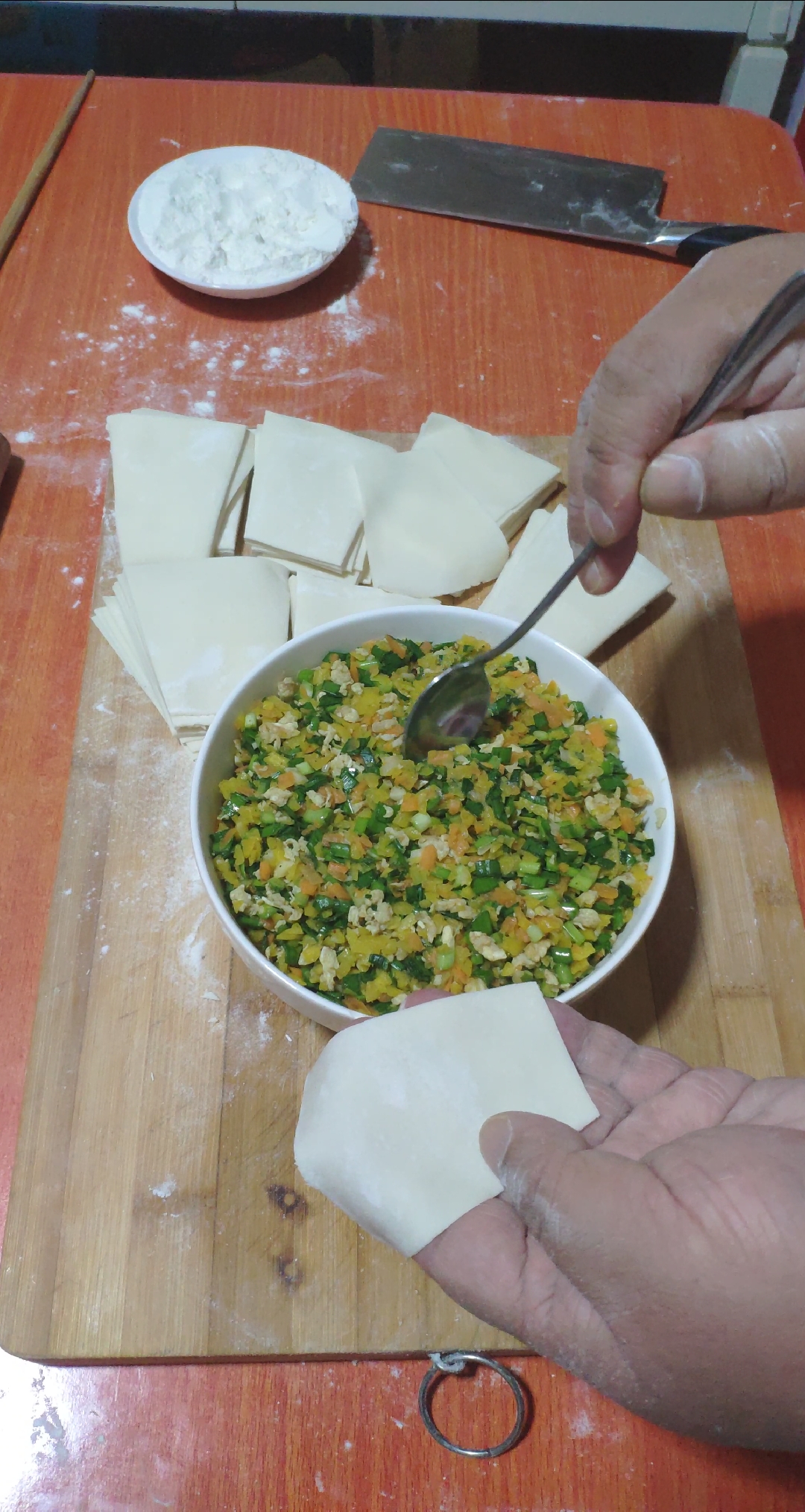 #秀出你的拿手菜#老婆说想吃素馅馄饨，赶紧包起来