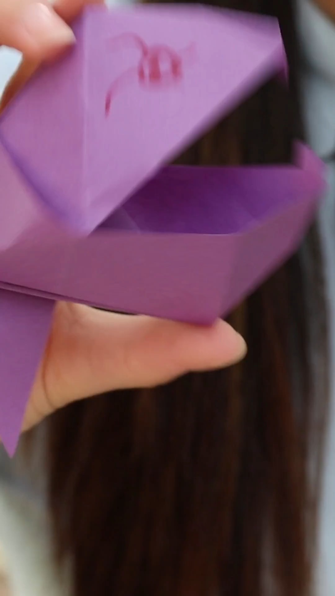 卡纸DIY巨型大嘴鲨鱼,做法简单易学,只需要一张纸就折好了