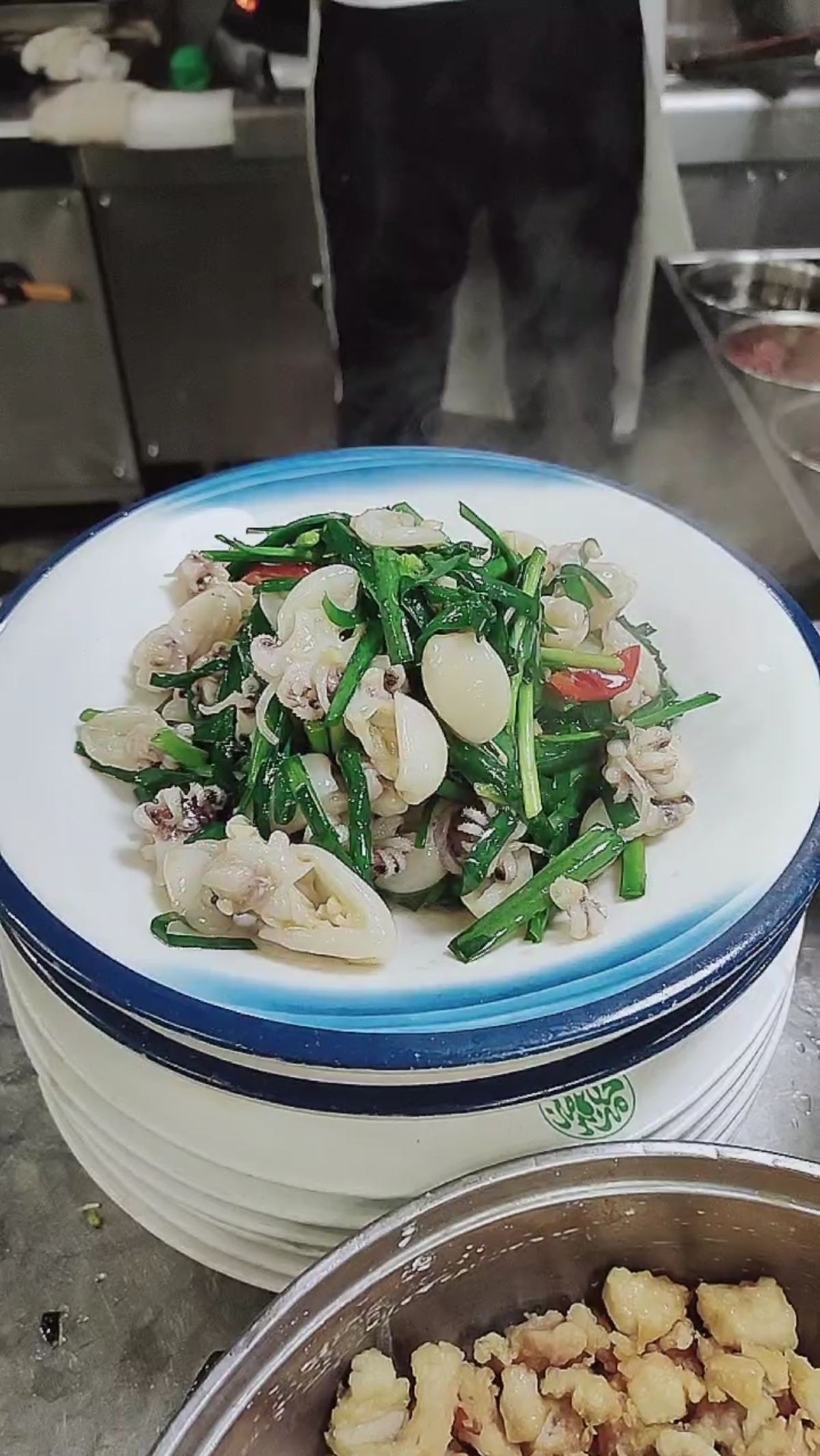 韭菜炒墨鱼仔