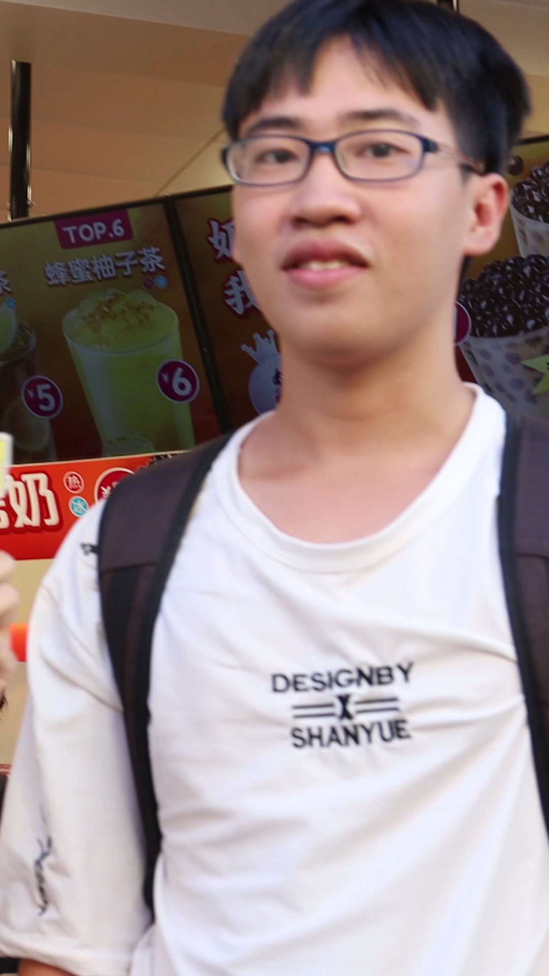 潮人访:读书和泡妞,你觉得哪个容易?