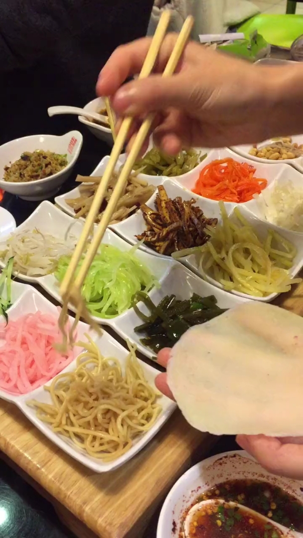 丝恋丝娃娃,亲手体验手卷菜的感觉