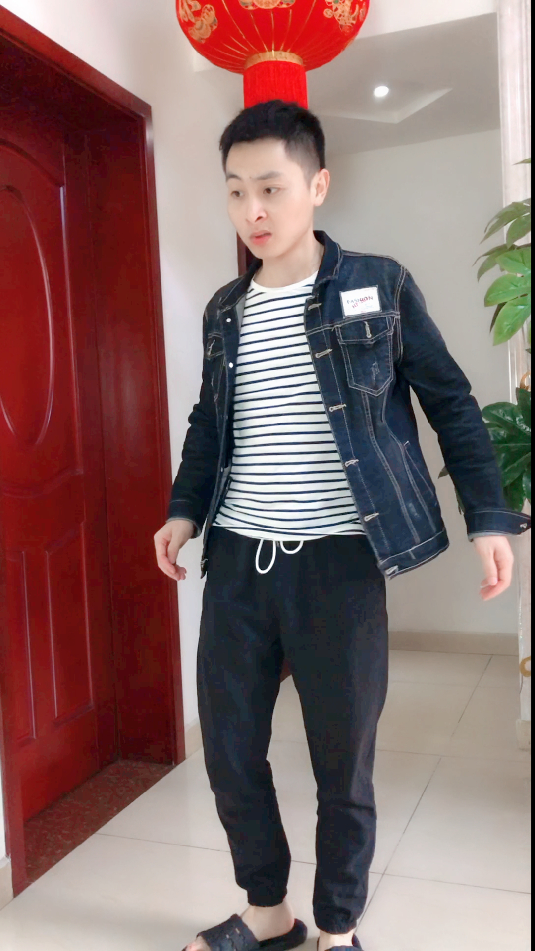 #搞笑夫妻#发现女人说减肥都是吃饱了过后说的