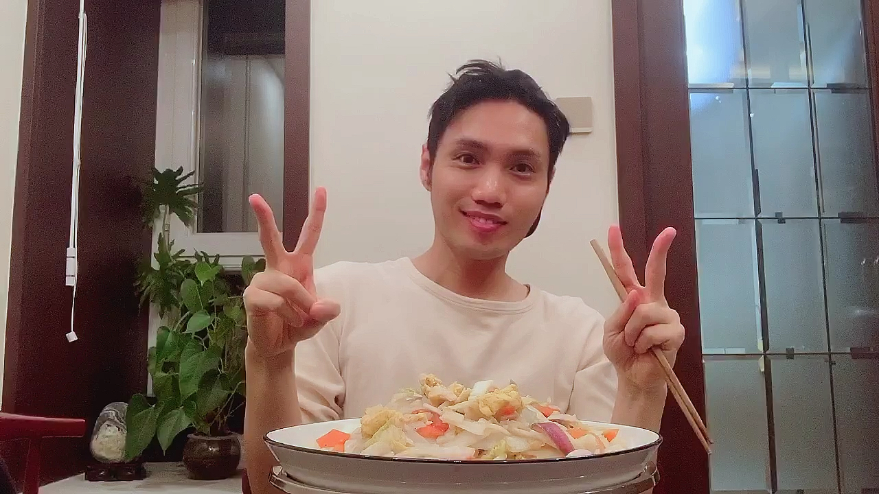 #不可辜负的美食#家庭版鸡蛋炒河粉教程,又是一道简单易做美食。