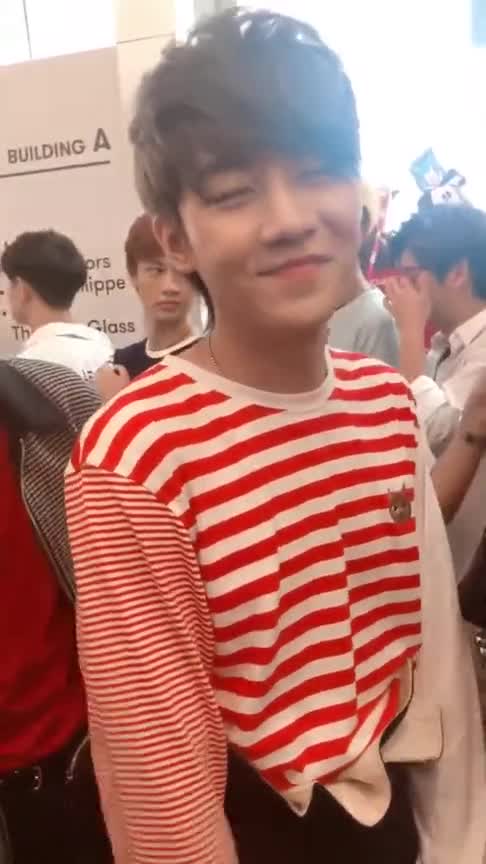 泡芙不甘心做背景,直喊哥哥名字:陈瑞书,两只小可爱