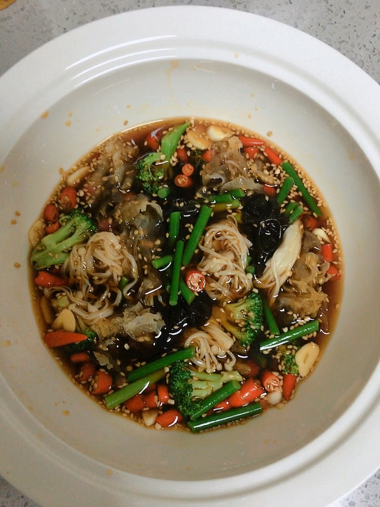 捞汁杂菜的做法,是大鱼大肉解油腻的好帮手,很好吃哦。