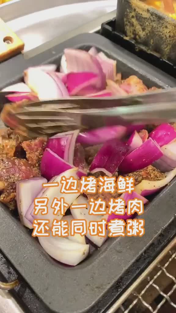 韩国超火的汽油桶烤肉在天津也有啦一边烤肉一边烤海鲜还能同时煮粥超棒我是美食创作者天津