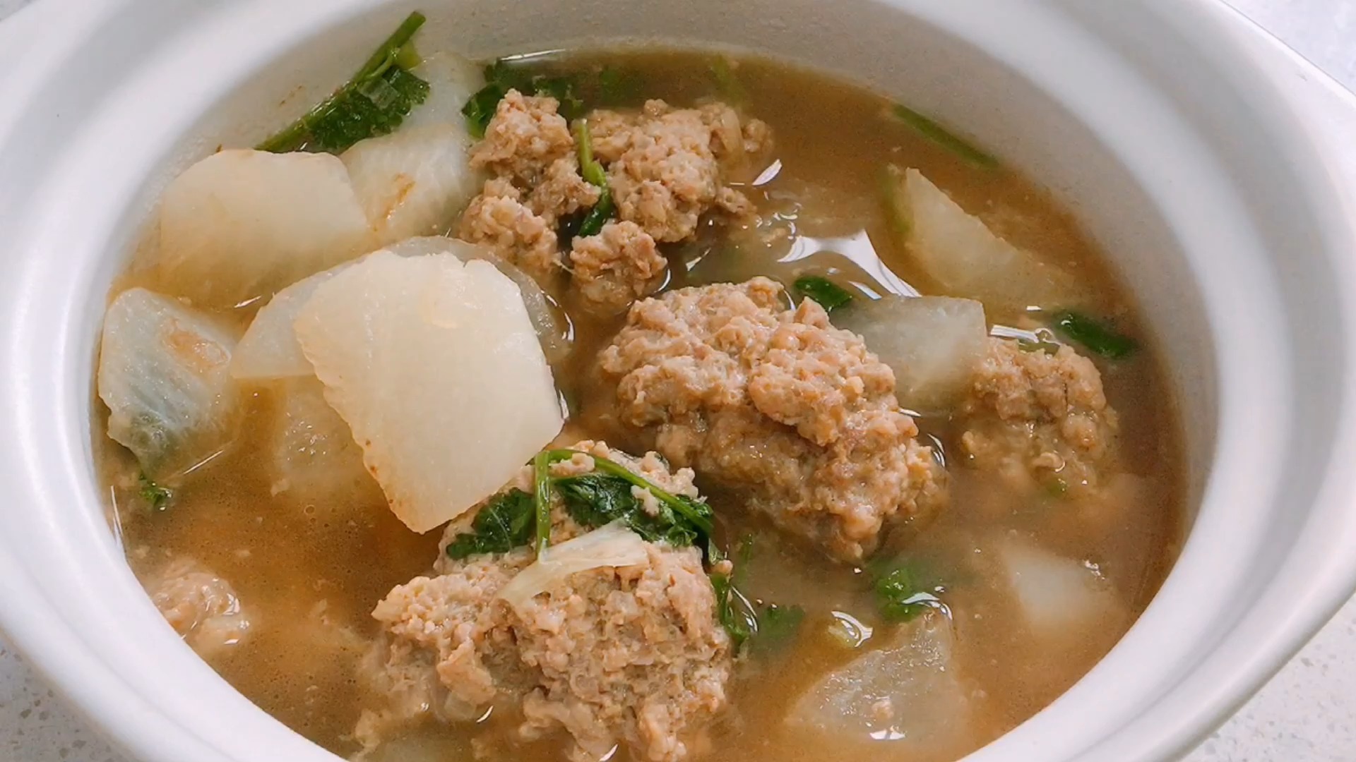 冬季美食之萝卜丸子汤,白萝卜都有肉味儿了,喝一碗好暖和啊