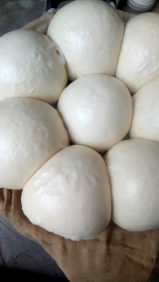 这是我第一次蒸的馒头