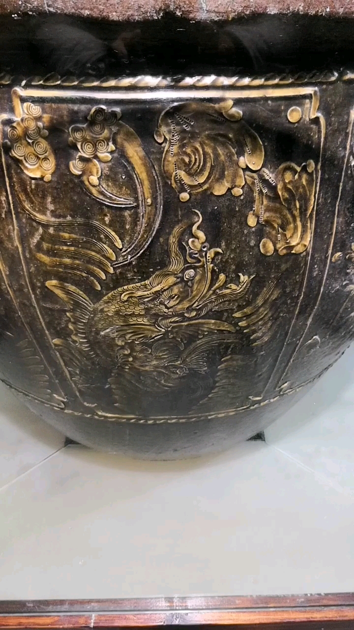 古瓷上的摩羯鱼