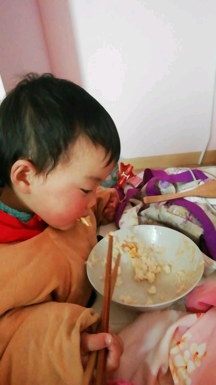 #全民独门绝技咖#两岁宝宝为了鸡蛋也太拼哦哦!!