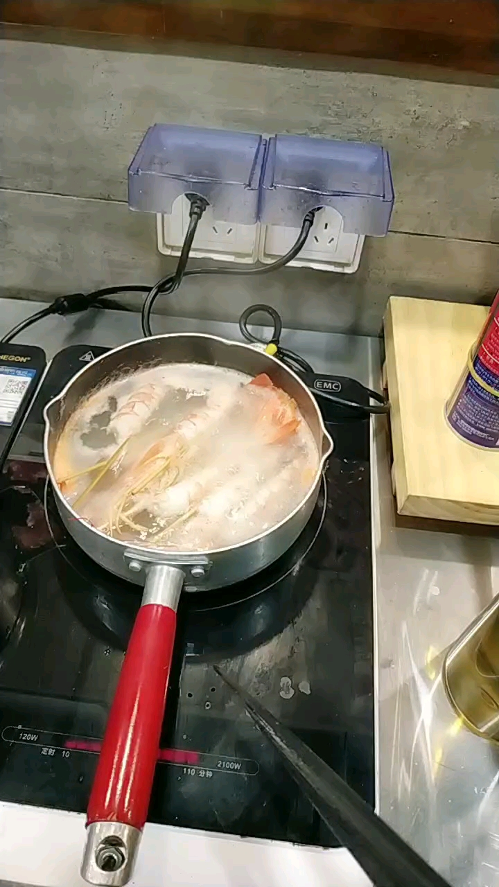 玻璃虾寿司制作