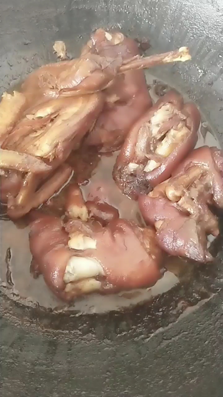 小笨鸡和猪蹄
