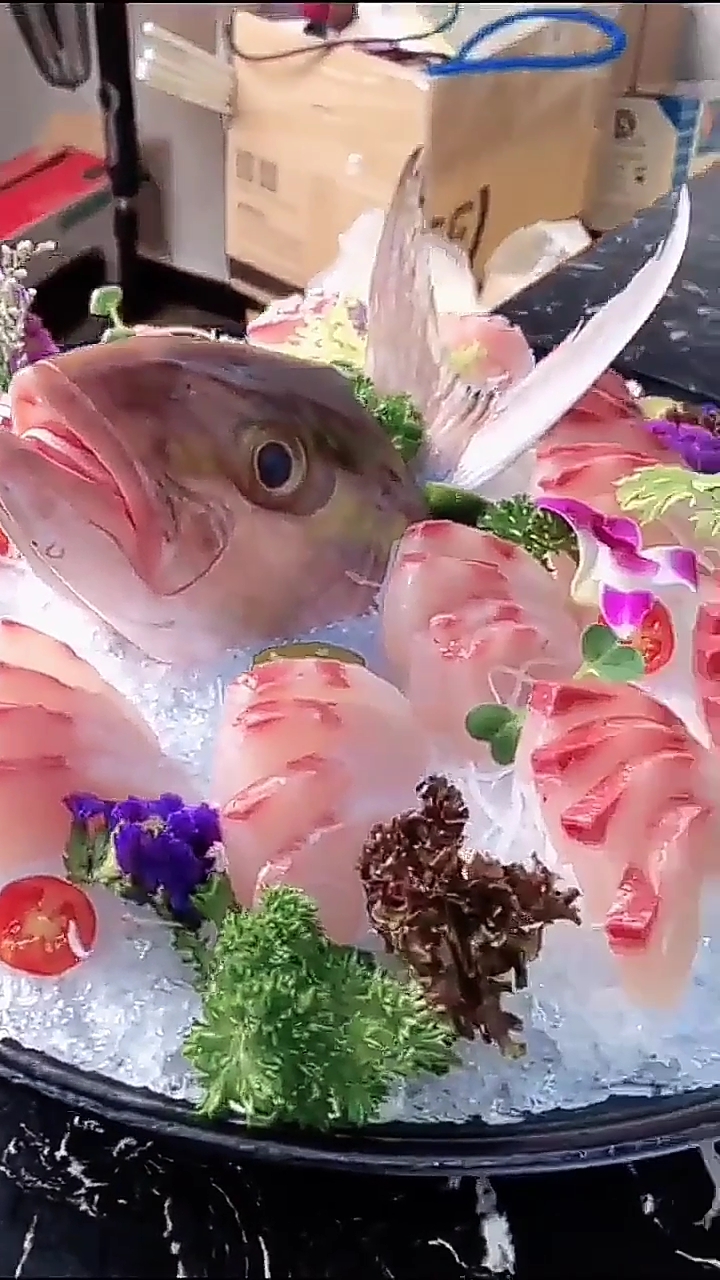 章红鱼刺身教程来了下集