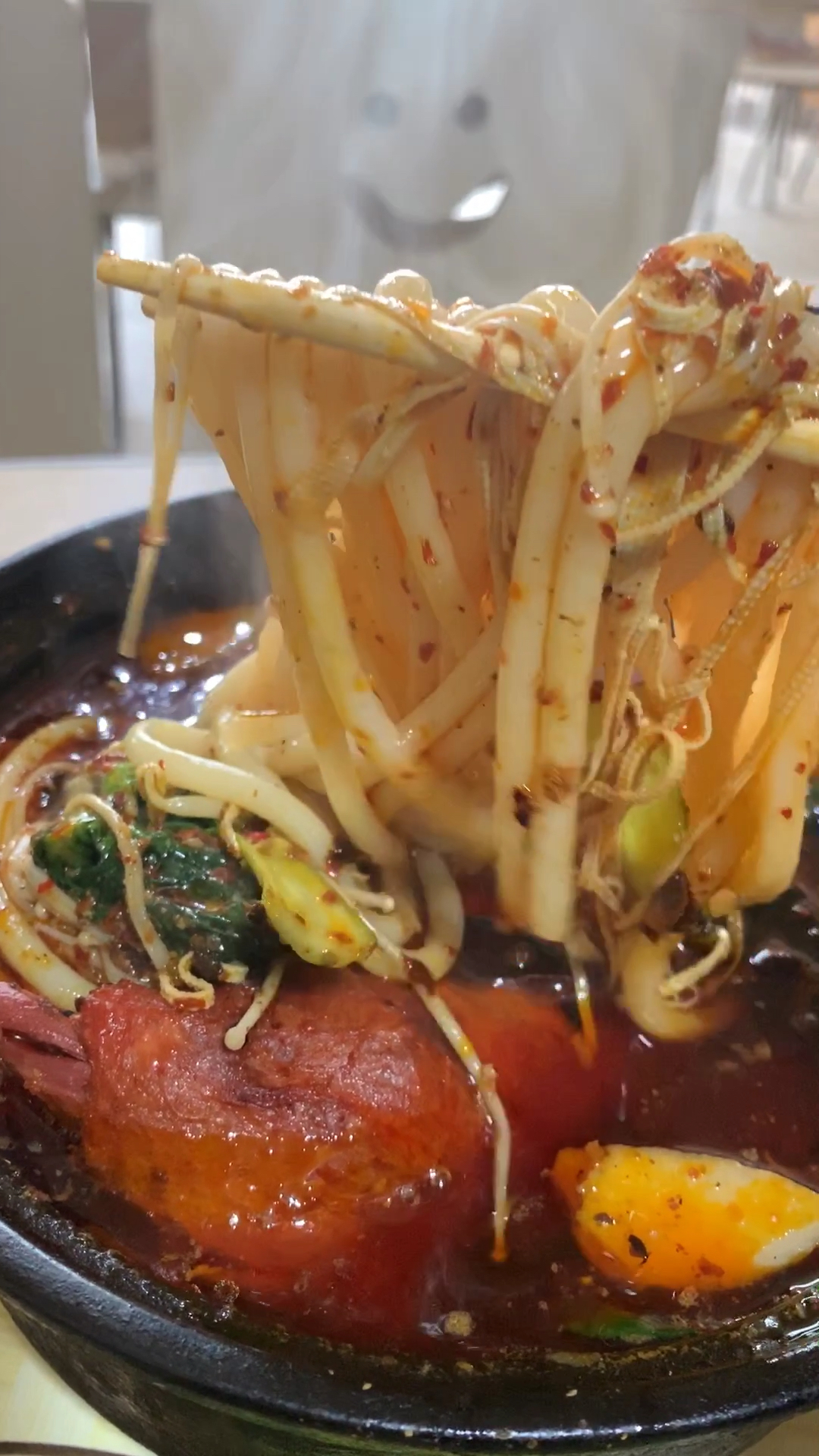 #美食#小伙午饭一锅麻辣米线,一个鸭腿,点进来,不馋算我输