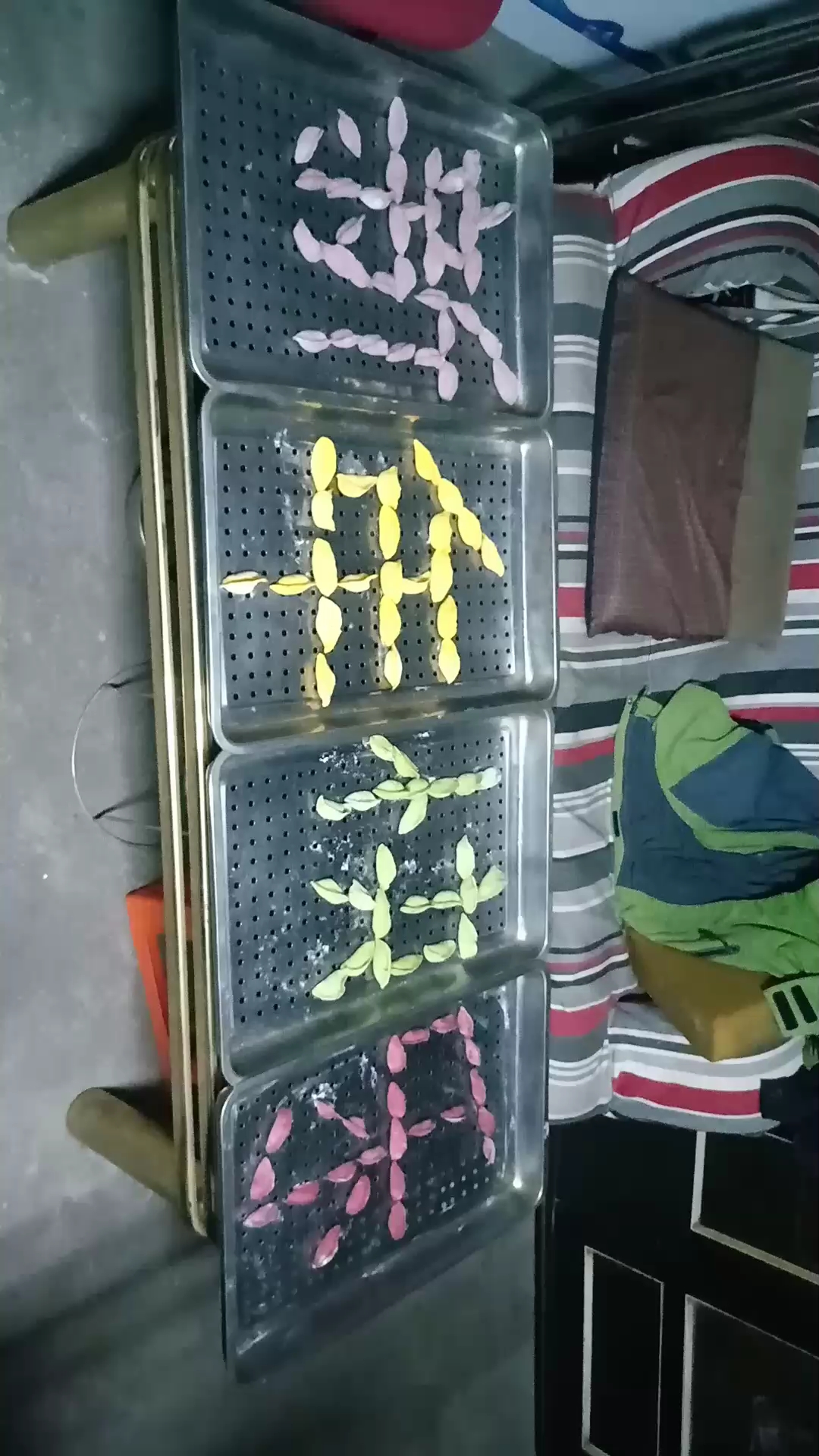 这是我家的饺子摆的,新年快乐朋友们给我点个赞