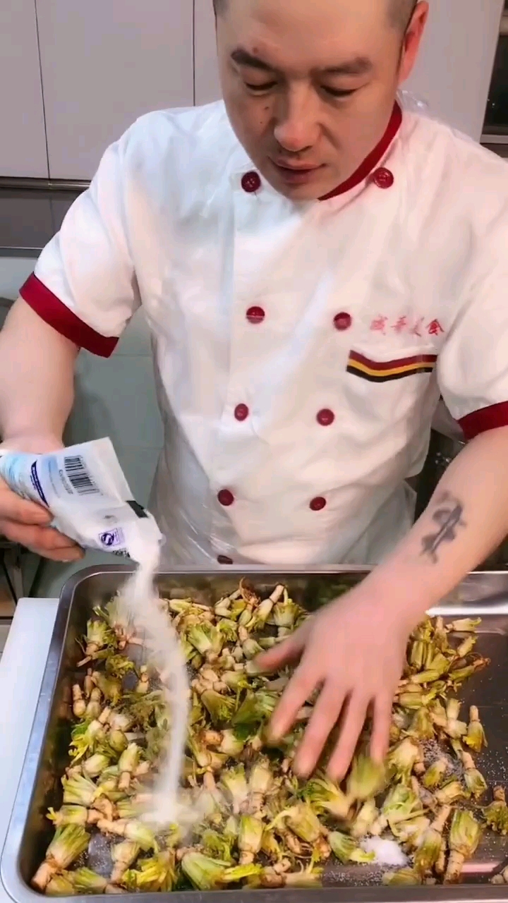 超级美味下饭小咸菜,拌香菜根
