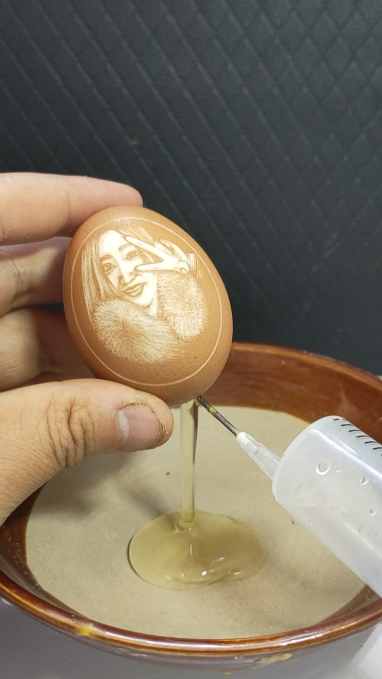鸡蛋壳可以做成工艺品,震惊世界