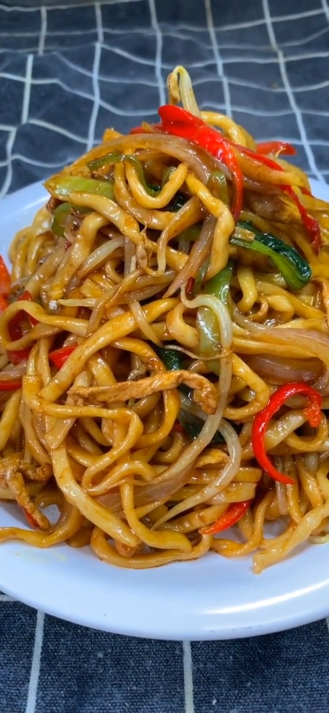 肉丝炒面的做法