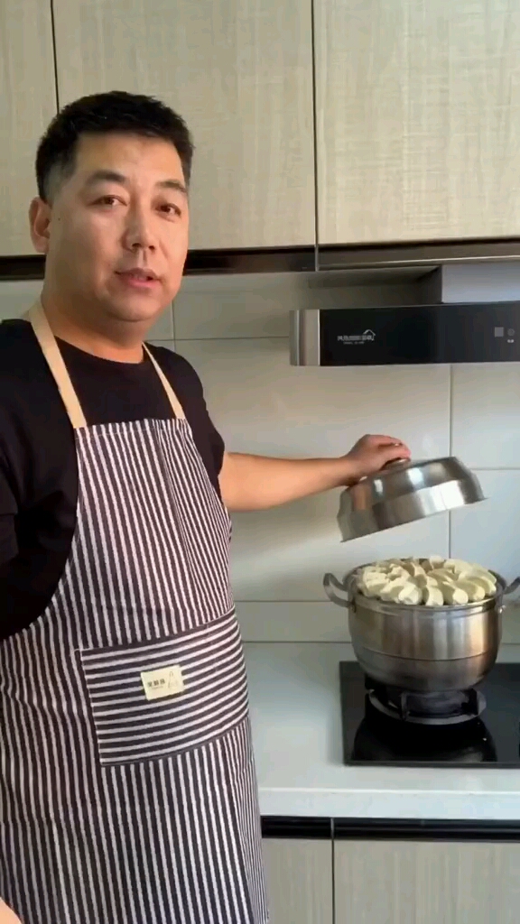 在家里这样调猪肉白菜蒸饺子才好吃#在家做美食#意念做饭#热门@