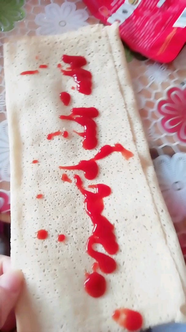#过了腊八就是年#新试吃法:山东煎饼卷番茄酱