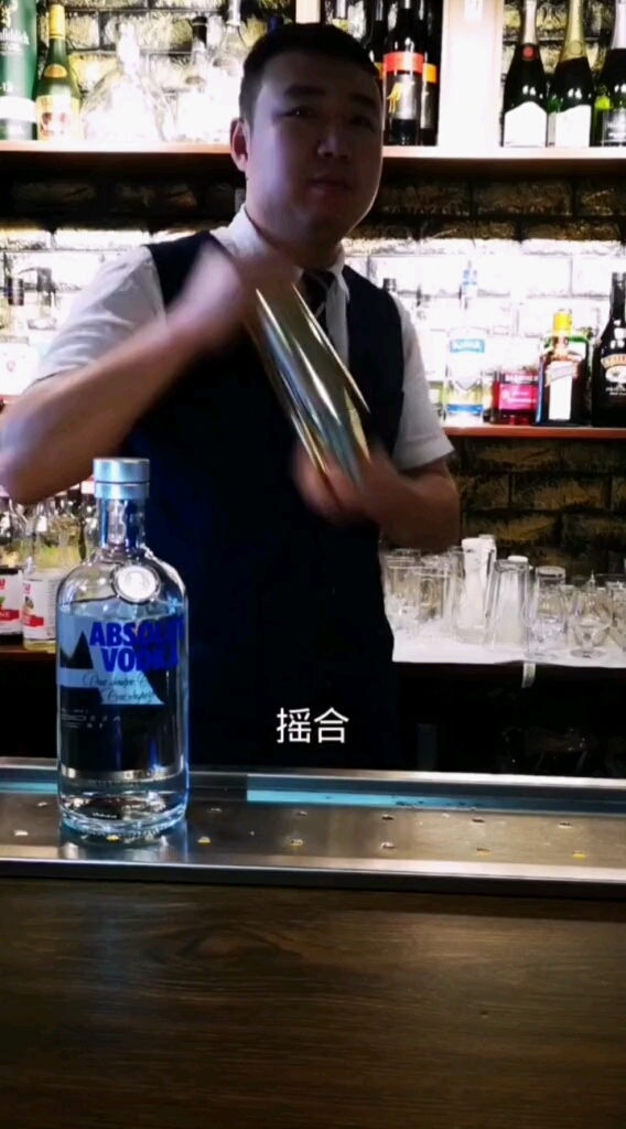 马云HHB酒吧官宣酒单,第一款《梦》,鸡尾酒配方 伏特加 荔枝利口酒 牛奶椰奶 