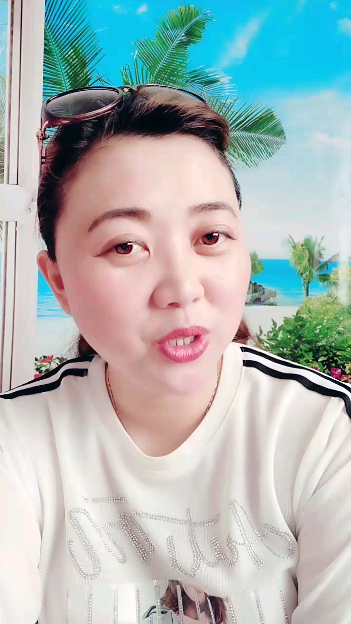 红公鸡,绿尾巴,身体钻进地底下,又甜又脆营养大