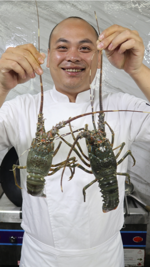 #美食#大厨分享米其林出品“过桥龙虾”,这个做法的龙虾汤你敢吃吗?