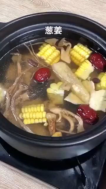 排骨炖玉米