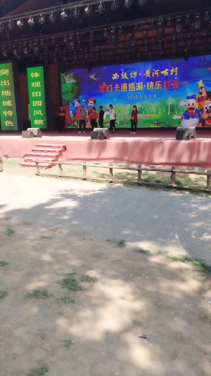大母鸡小母鸡母鸡母鸡追母鸡哈哈