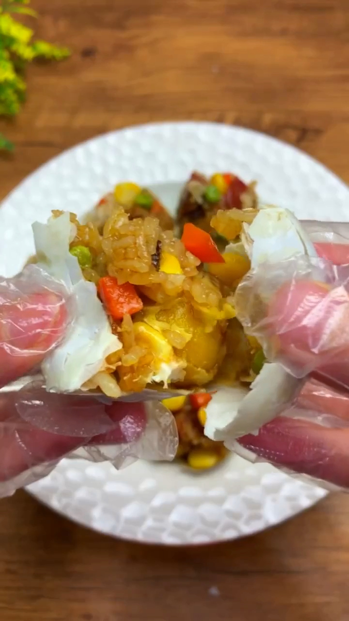 好久没有做腊肠味糯米黄金蛋了