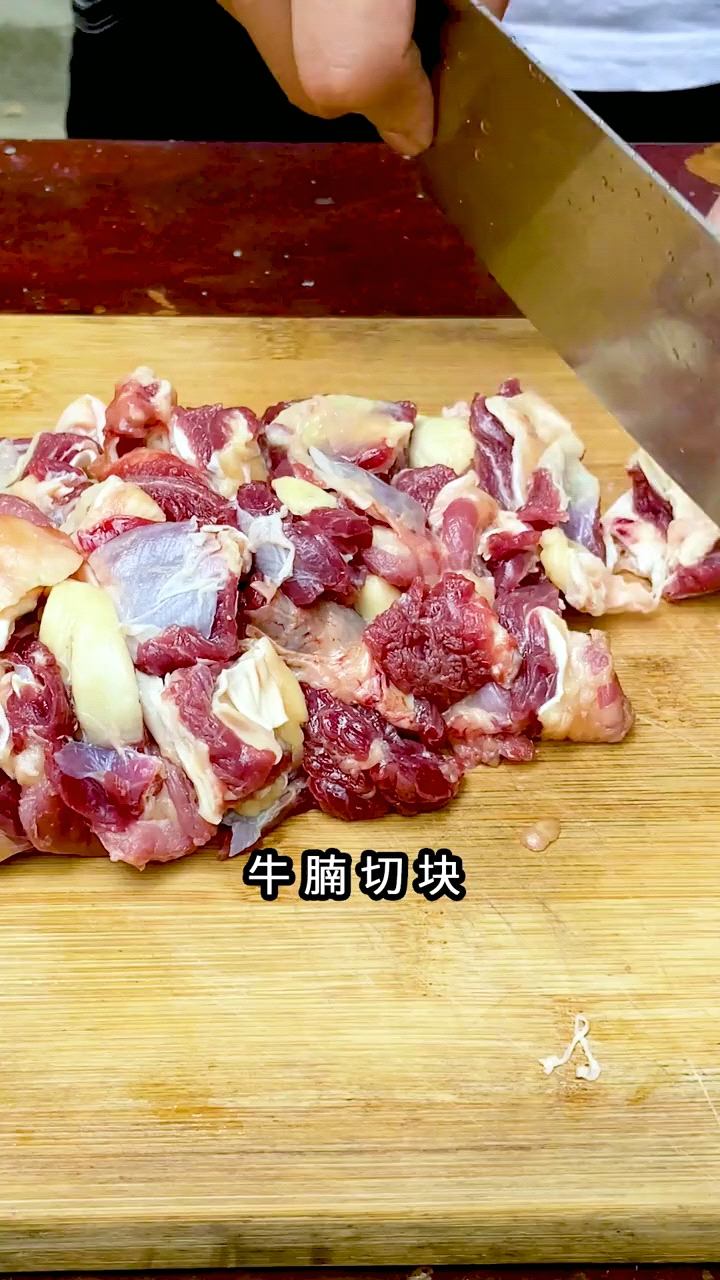 #我要上热门#不用去餐厅,在家自己也能做味香浓郁的咖喱牛腩,简单下饭,尝一口就胃口大开