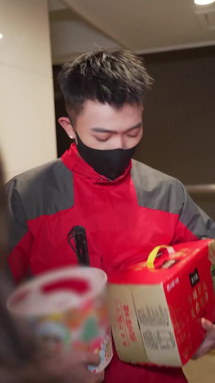 不能一次吃太饱,不然就没法吃做的了田小野