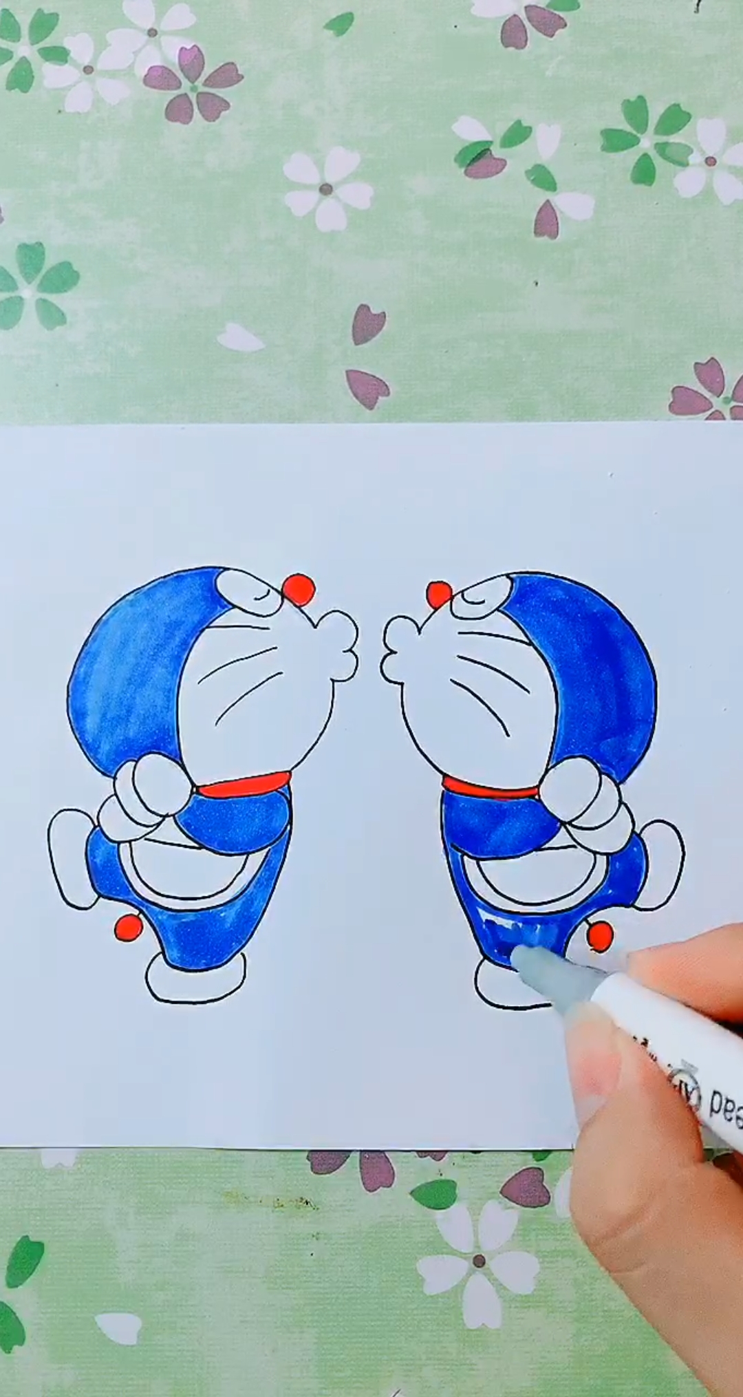 画可爱哆啦A梦