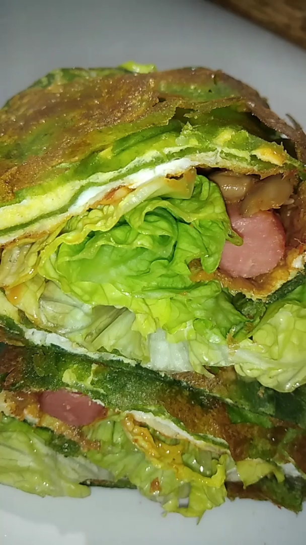 菠菜鸡蛋灌饼制作最简单易学的手法关注全民小视频关注我不迷路