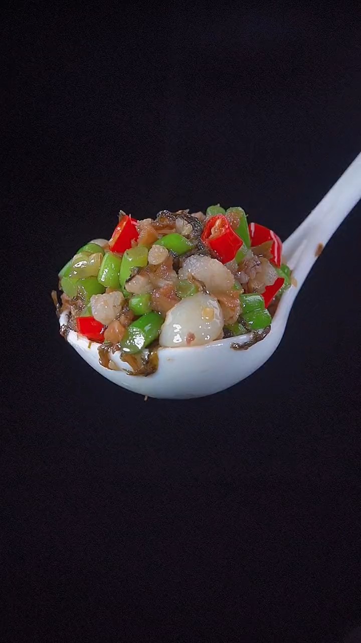 真没想到外婆菜炒蒜苔好吃又下饭,尤其是放点五花肉一起炒!#开胃菜#美味下饭菜