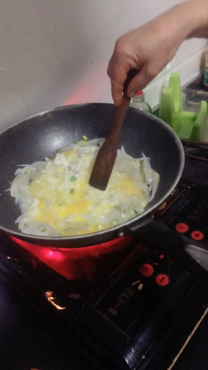 面条鱼摊鸡蛋,可香啦!