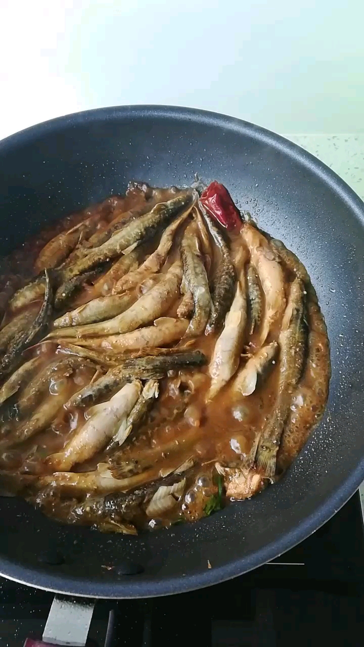 新鲜的河鱼
