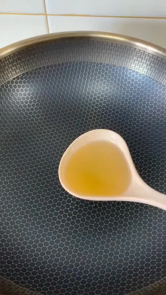 燕鲅鱼炖粉条,非常下饭。vlog美食记,