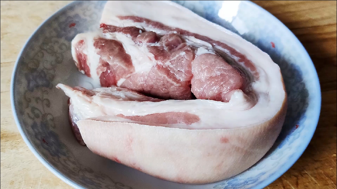 #秀出你的拿手菜#猪肉怎么炒才好吃,原来有诀窍,很多人都做错了,难怪不好吃