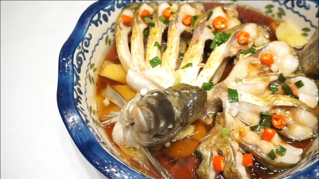 #自制美食#我家年夜饭(一)高颜值硬菜孔雀鱼加入菜单 