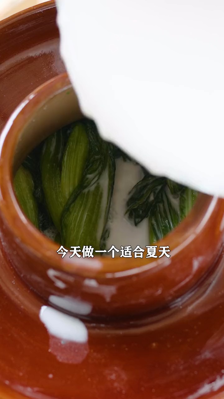 #美食#湖南特色的老坛酸菜，酸脆爽口，用来炒菜拌饭或者拌面，好吃又方便。