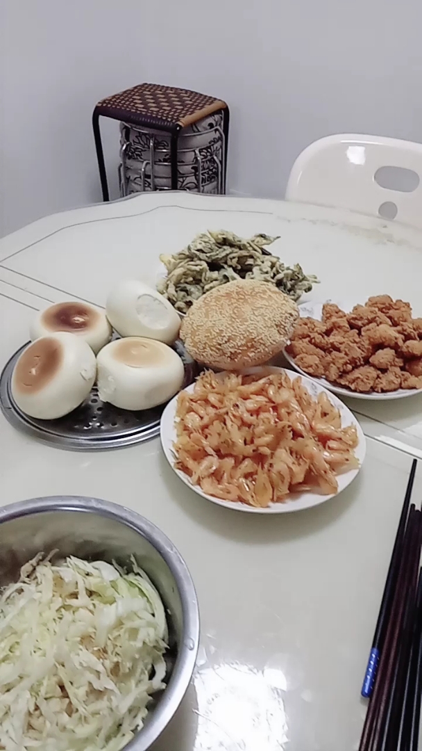 开吃了很丰盛的晚餐