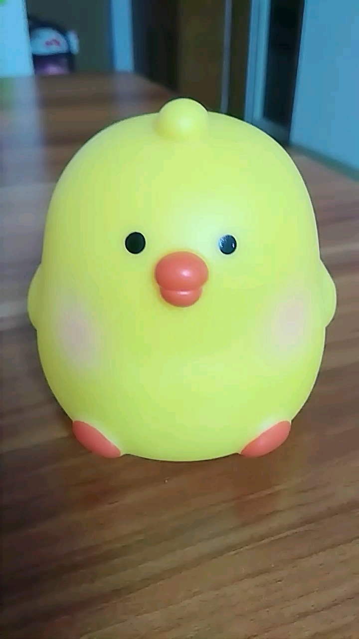 可爱萌萌的小鸡