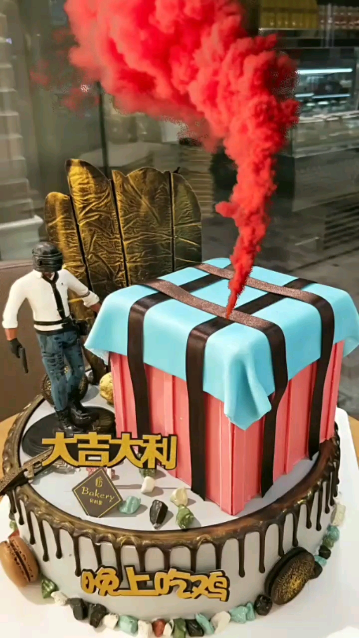 网红吃鸡蛋糕制作过程来了,怀念刺激战场的时候啊,喜欢的有吗?来吧