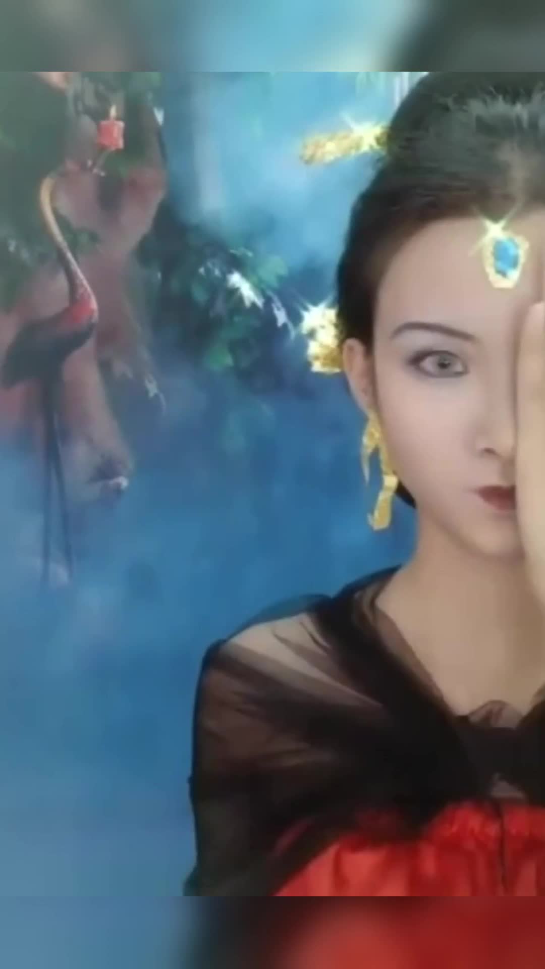 #我要上热门#美女仿妆西游记里的蟒蛇精,太像了,满满的回忆!