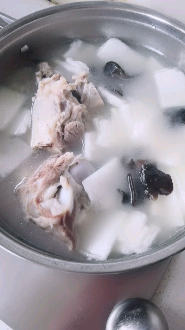 山药木耳排骨汤