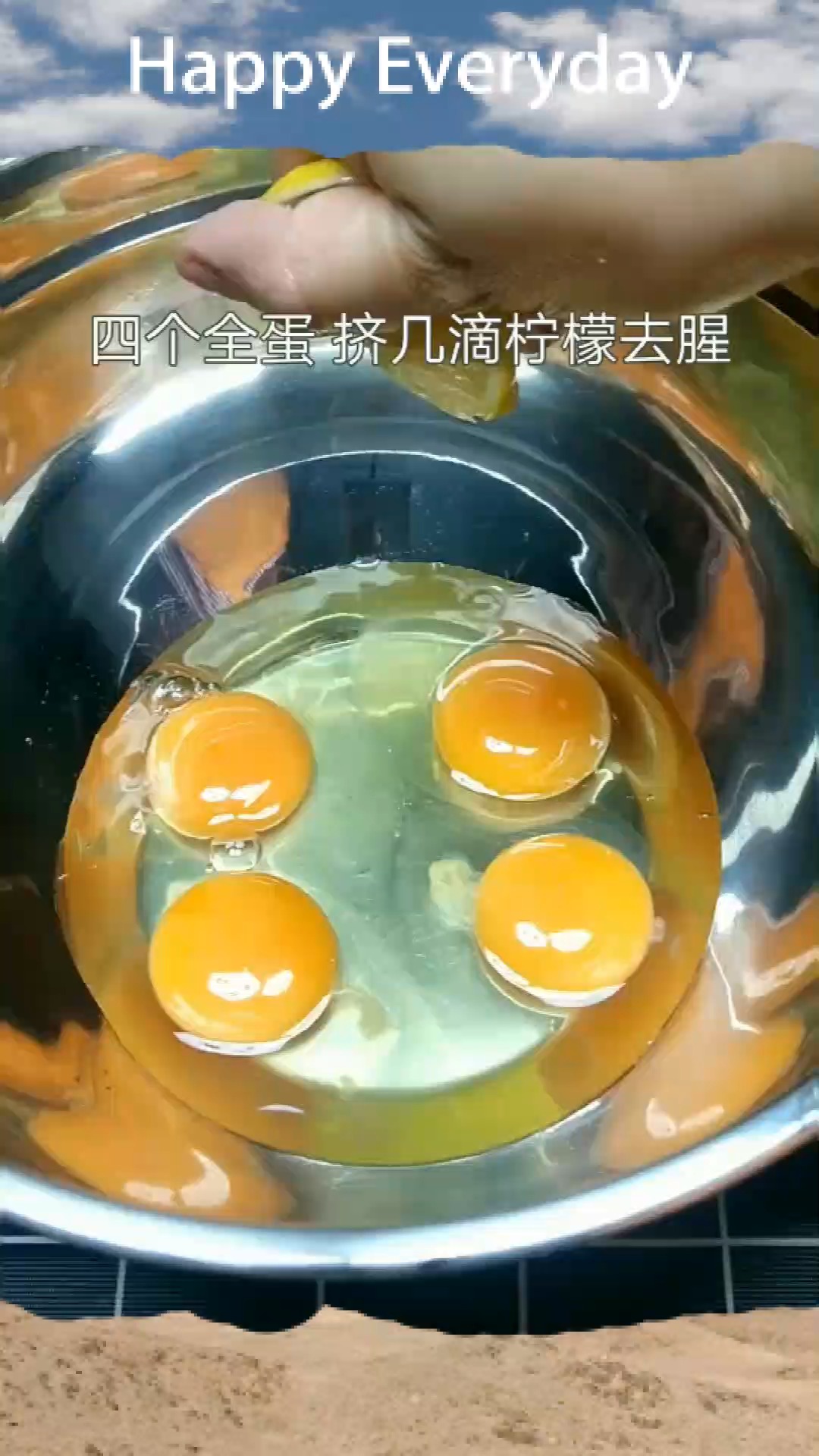 纸杯蛋糕,零失败全蛋打发时间比较长,15分钟以上哦