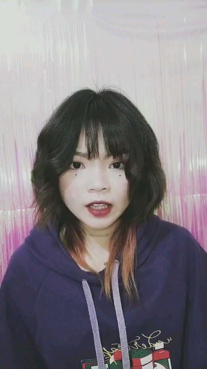 鲨鱼和大嘴鱼的故事